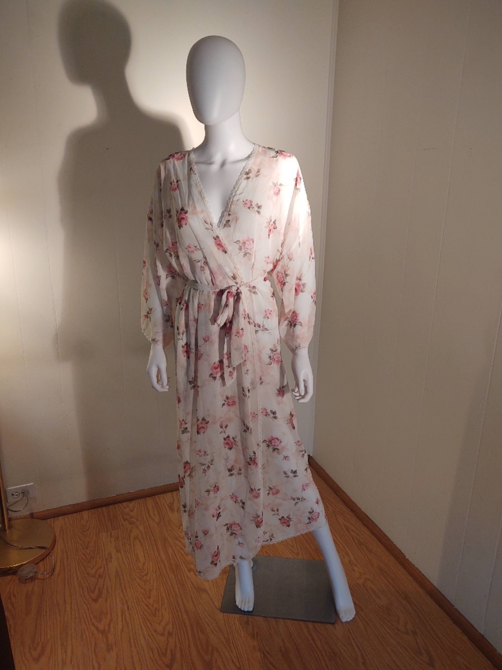 VTG NWOT California Dynasty Large Sheer White Floral Rose Lingerie Midi Robe